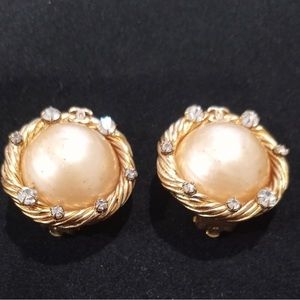 Chanel Vintage Pearl Earrings